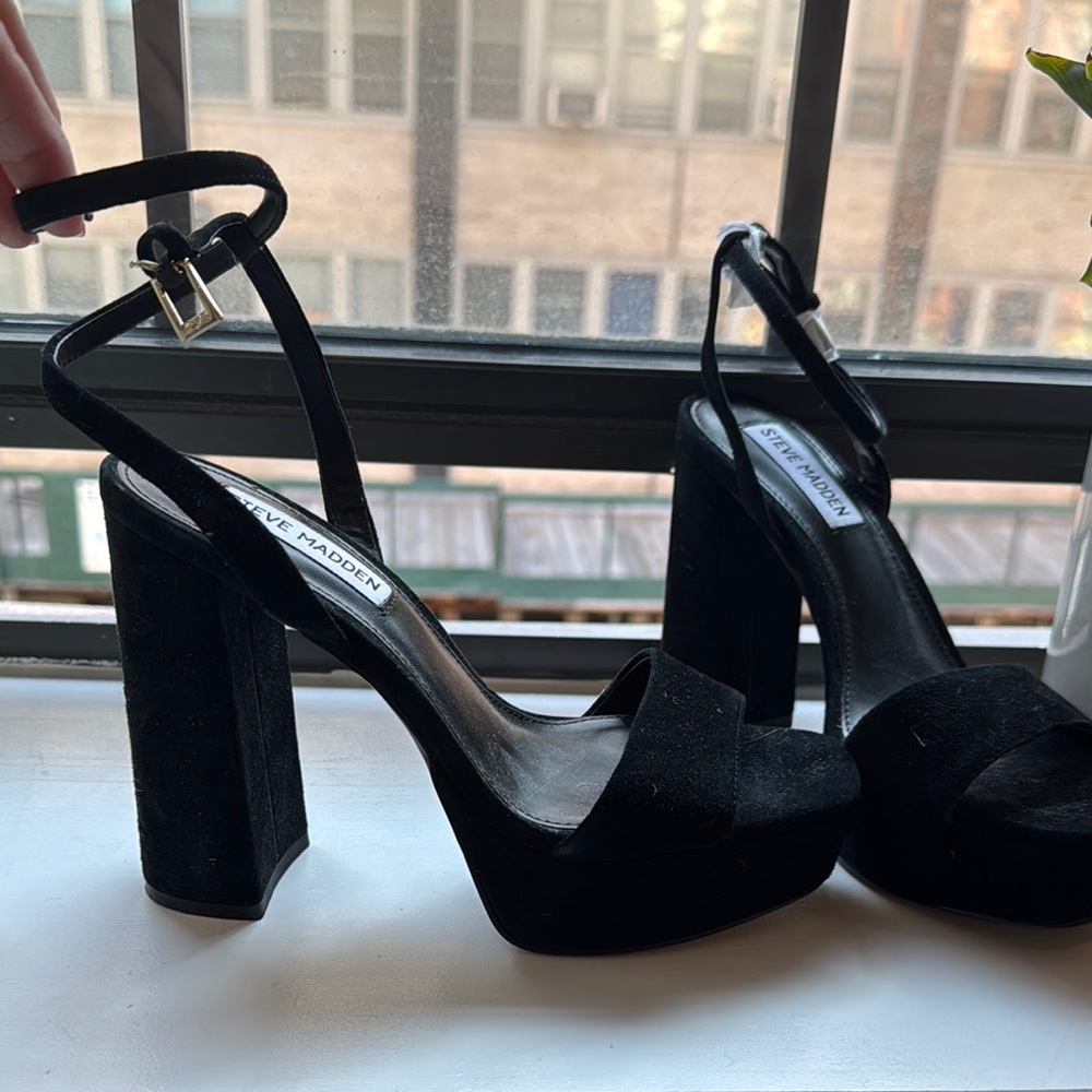 Steve Madden Black Platform Heels - Picture 3 of 3